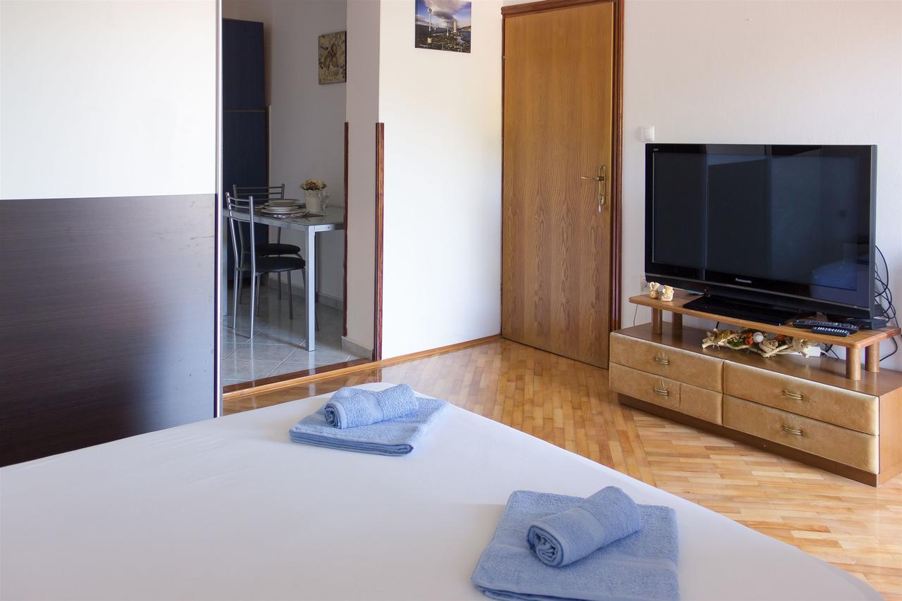 Apartments Marijana Senj  Esterno foto
