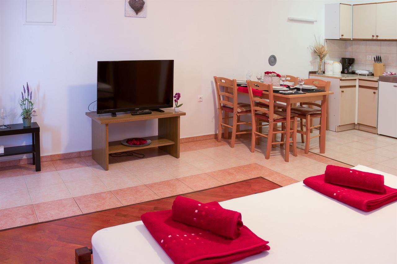 Apartments Marijana Senj  Esterno foto