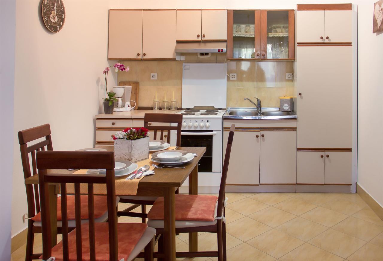 Apartments Marijana Senj  Esterno foto